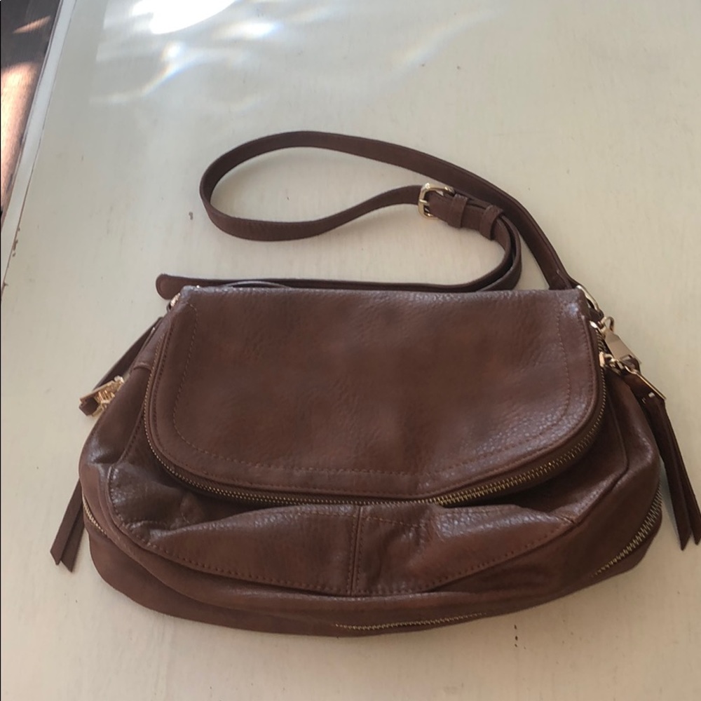 Great Fall purse! Brown vegan leather purse